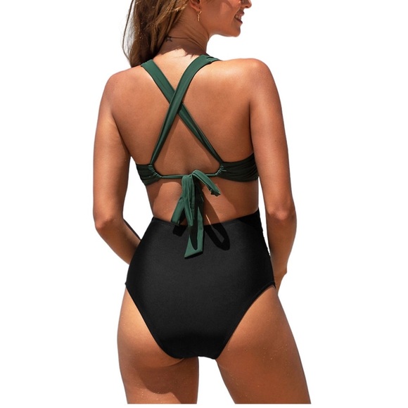 NWT Cupshe Colorblock Cutout One-Piece Black and Green Swimsuit - Picture 2 of 8